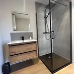 Conteneur Design Avec Jacuzzi - Bord De Foret