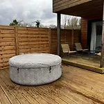 Conteneur Design Avec Jacuzzi - Bord De Foret Saint-Amand-les-Eaux