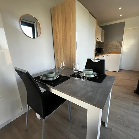 Apartman Conteneur Design Avec Jacuzzi - Bord De Foret