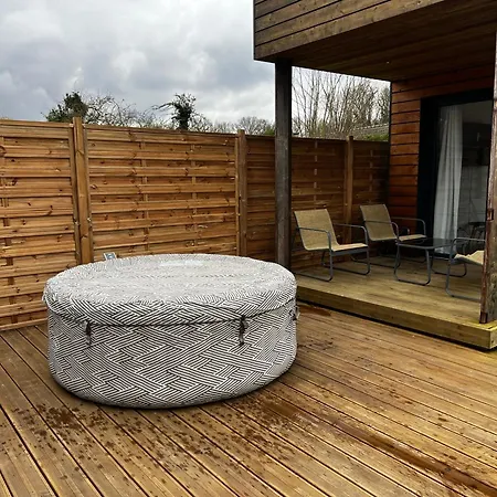 Conteneur Design Avec Jacuzzi - Bord De Foret Saint-Amand-les-Eaux