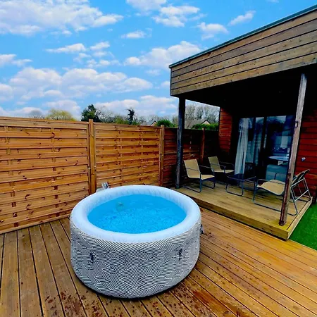 Appartement Conteneur Design Avec Jacuzzi - Bord De Foret